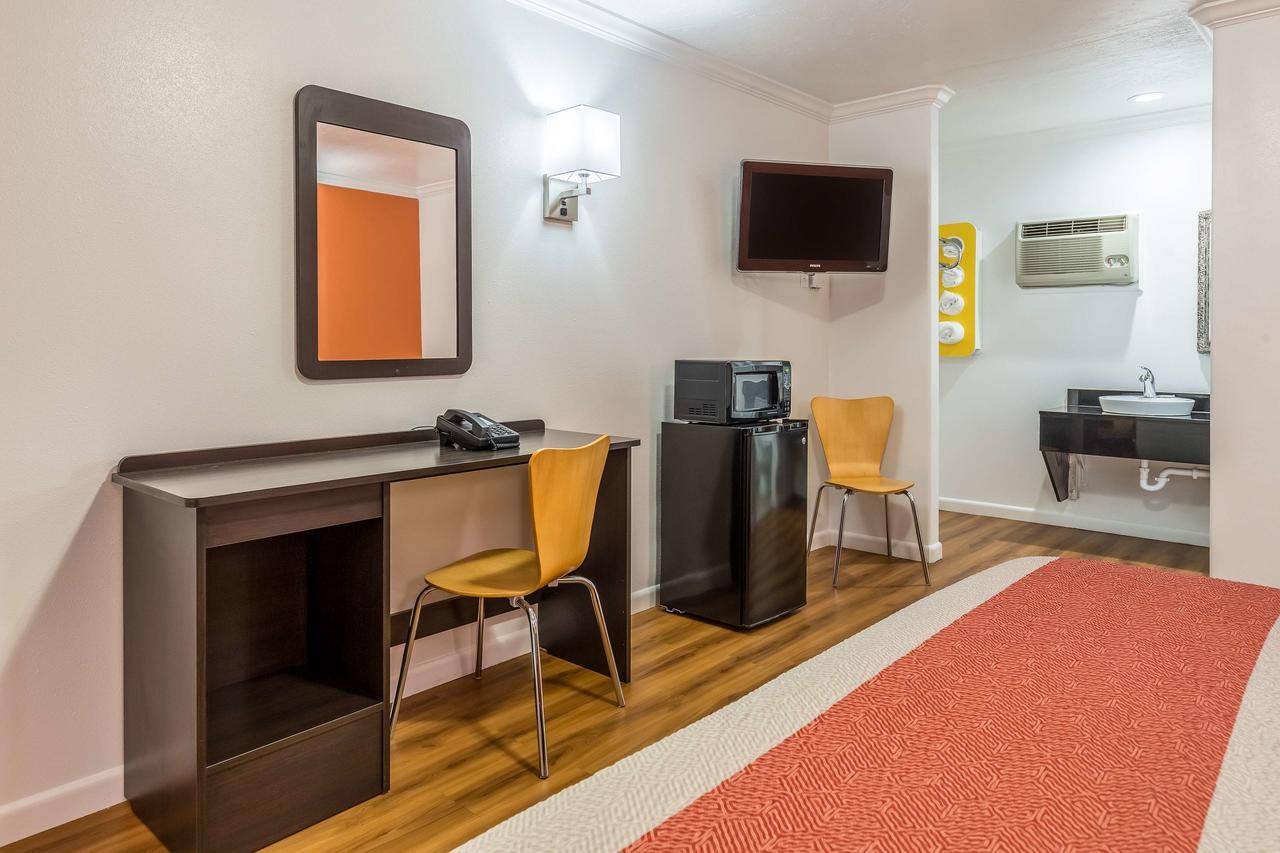 Motel 6 Tremonton, Utah エクステリア 写真